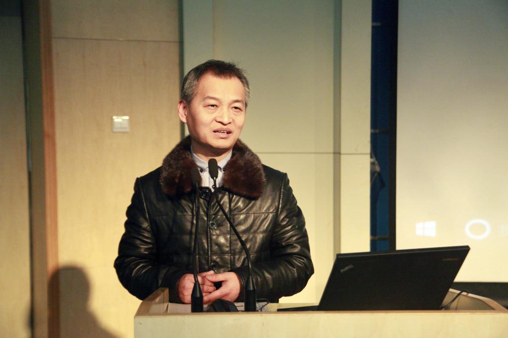 教务处处长贺天柱简要介绍学院的基本情况