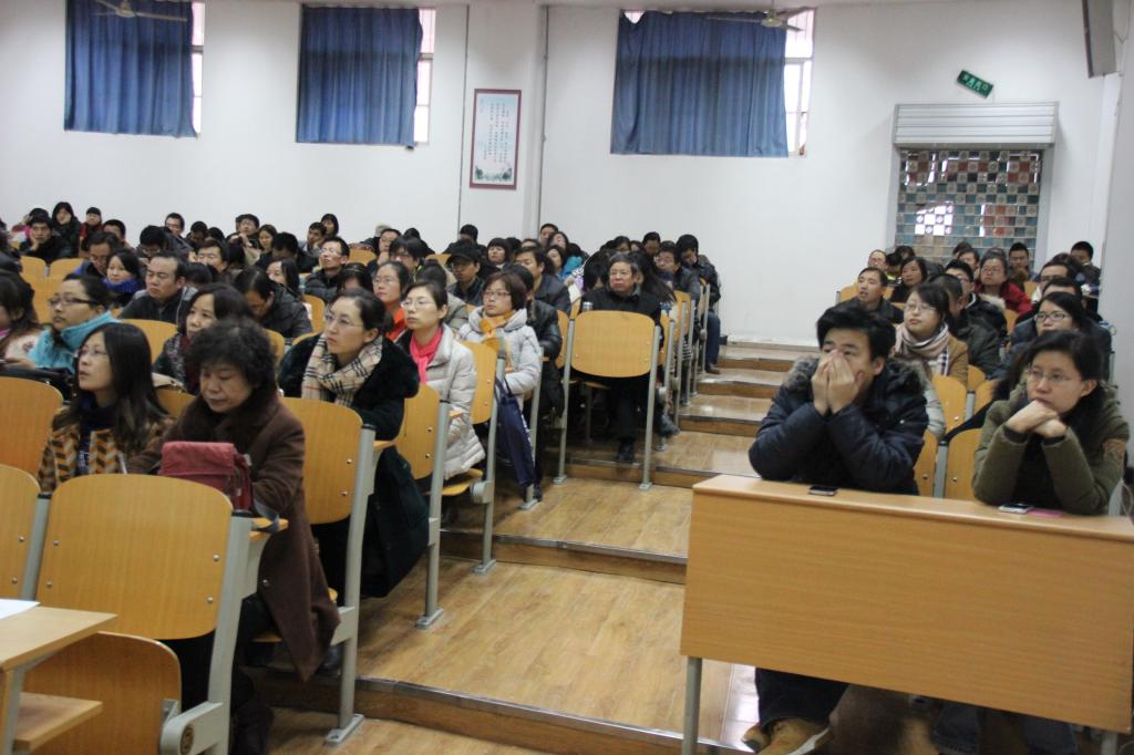 全院160多名教师参加了培训会